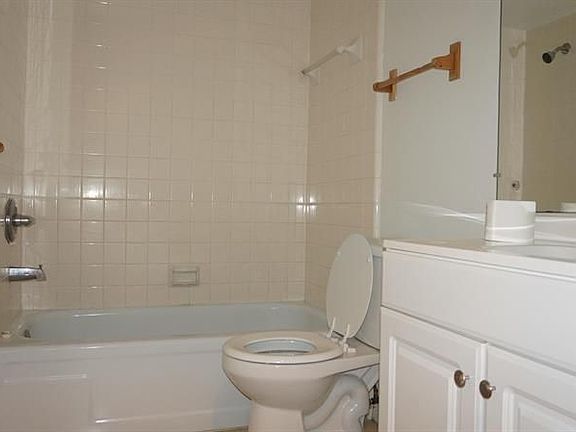 5th image of 482 SE Verada Ave
