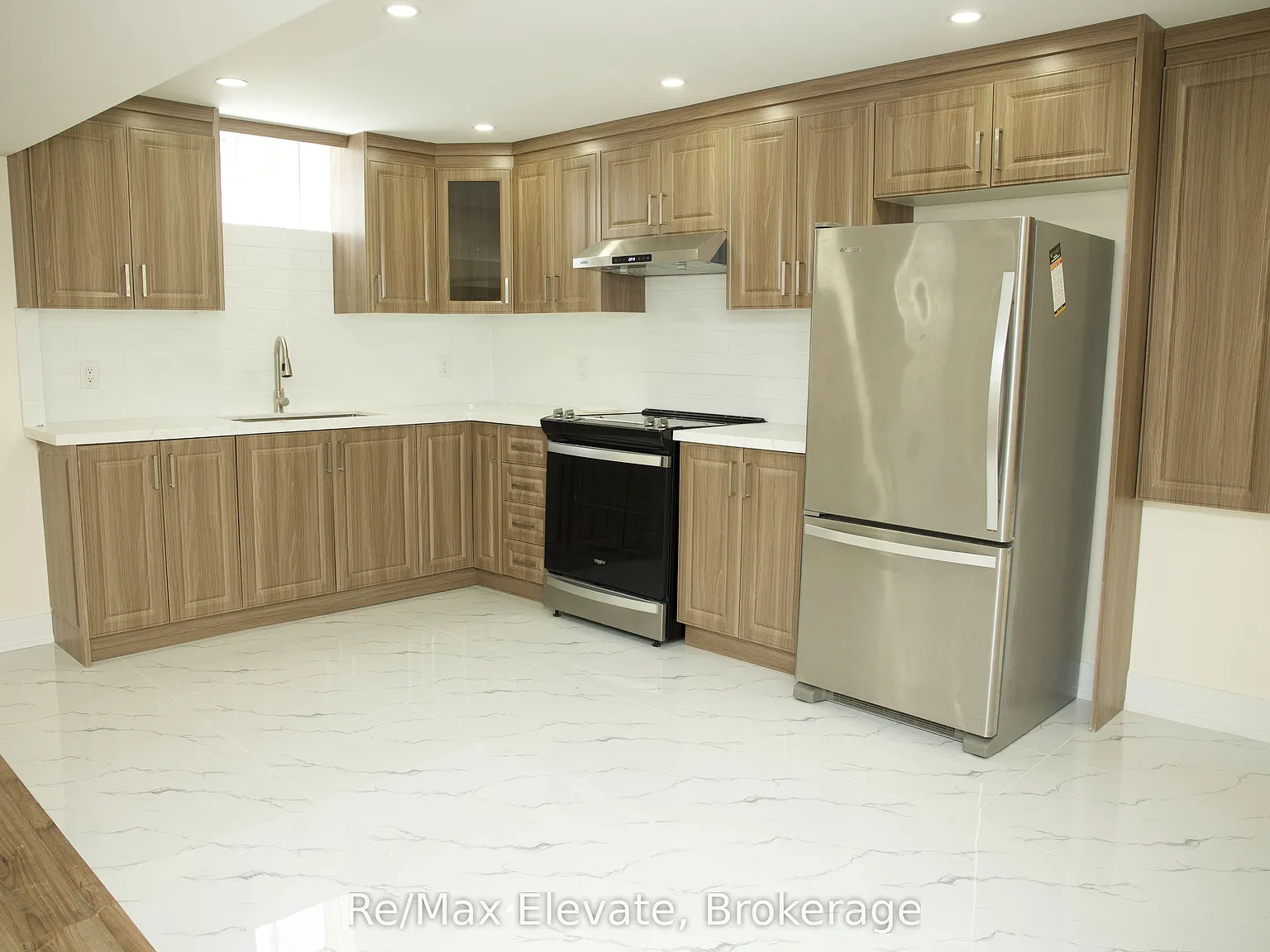3 bed, $2,200 — Photo 3