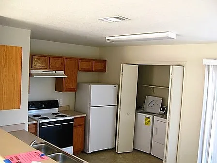 2 bed, 1.5 bath, 950 sqft, $850 — Photo 3