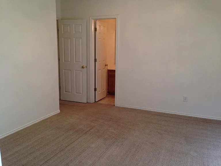 4607 Bowles Dr #B — Photo 7