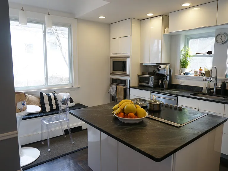 601 Heath St — Photo 10
