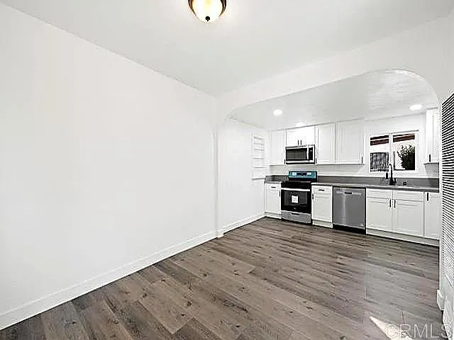 2040 Earl St — Photo 6
