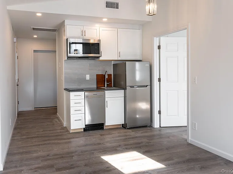 43 N Midland Ave #114 — Photo 6