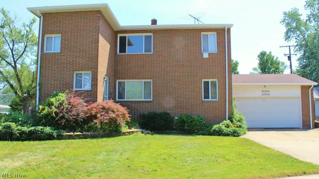 23740-23750 S Lake Shore Blvd photo 1