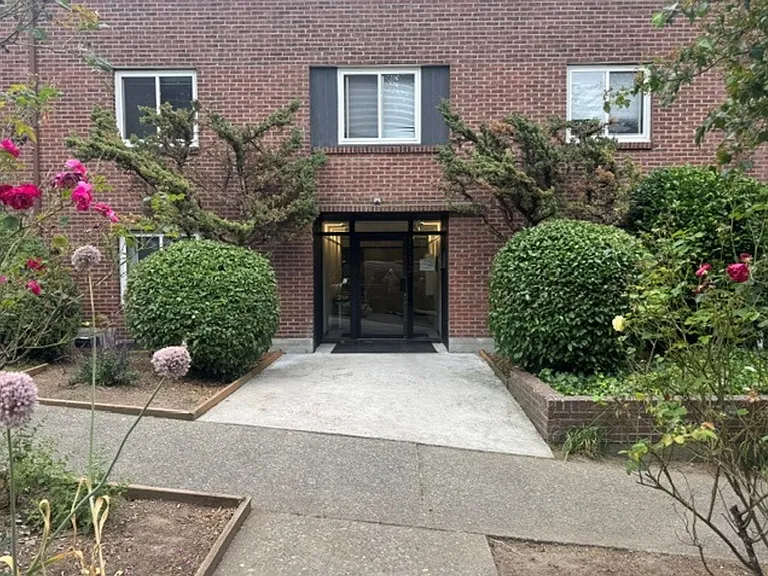 Lakecrest - 2 Weeks Free! — Photo 3