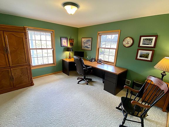 3rd image of 2563 Honeysuckle Ln