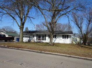 1020 Hawthorne Dr, Bettendorf, IA 52722