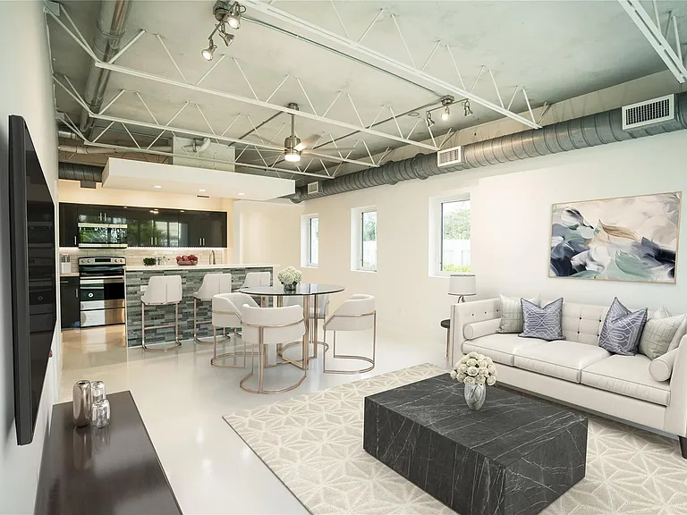 1413 NE 5th Ave #1 — Photo 6