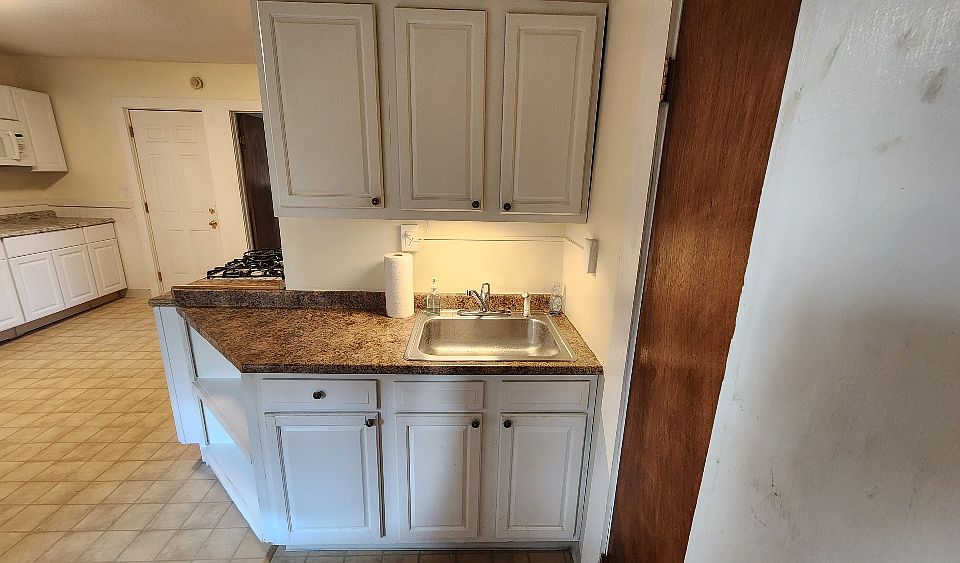 Large eat-in kitchen.