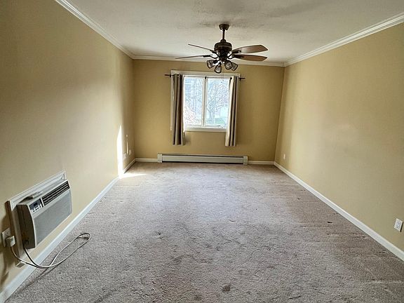 2nd image of 81 Evergreen St #1