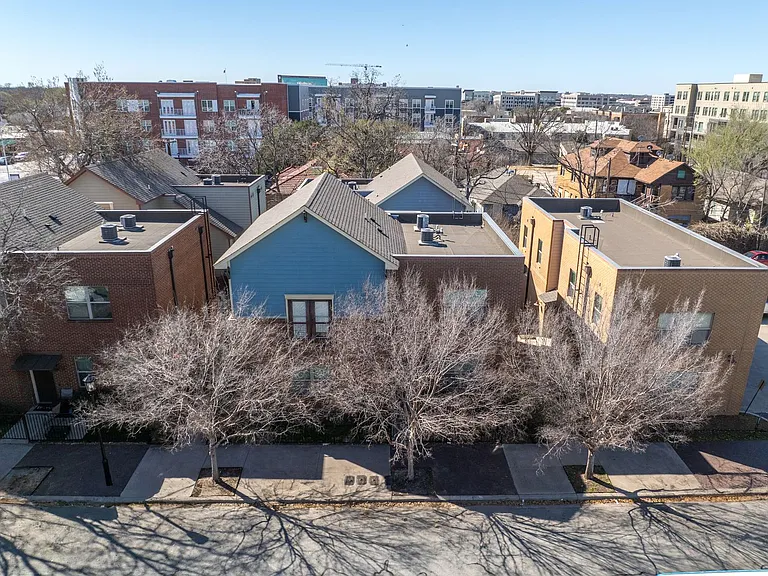 College Ave Apartments — Photo 34