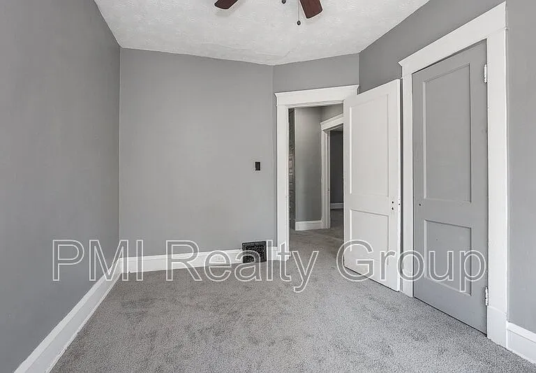 12203 Castlewood Ave — Photo 24