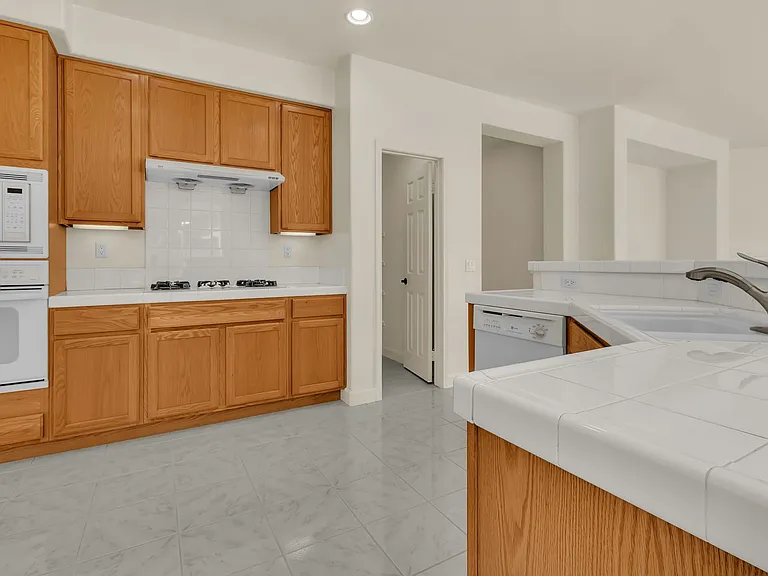 10 Clearwater Cv — Photo 13
