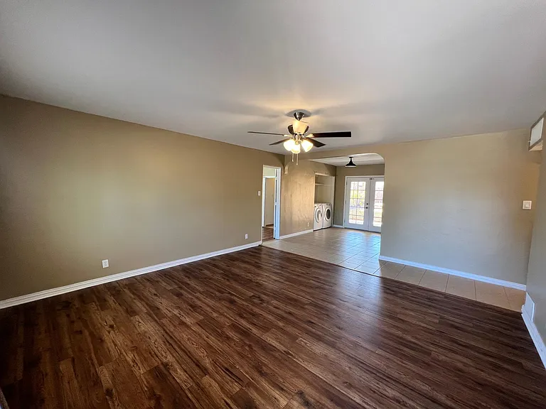 5906 Aspen Ave NE — Photo 2