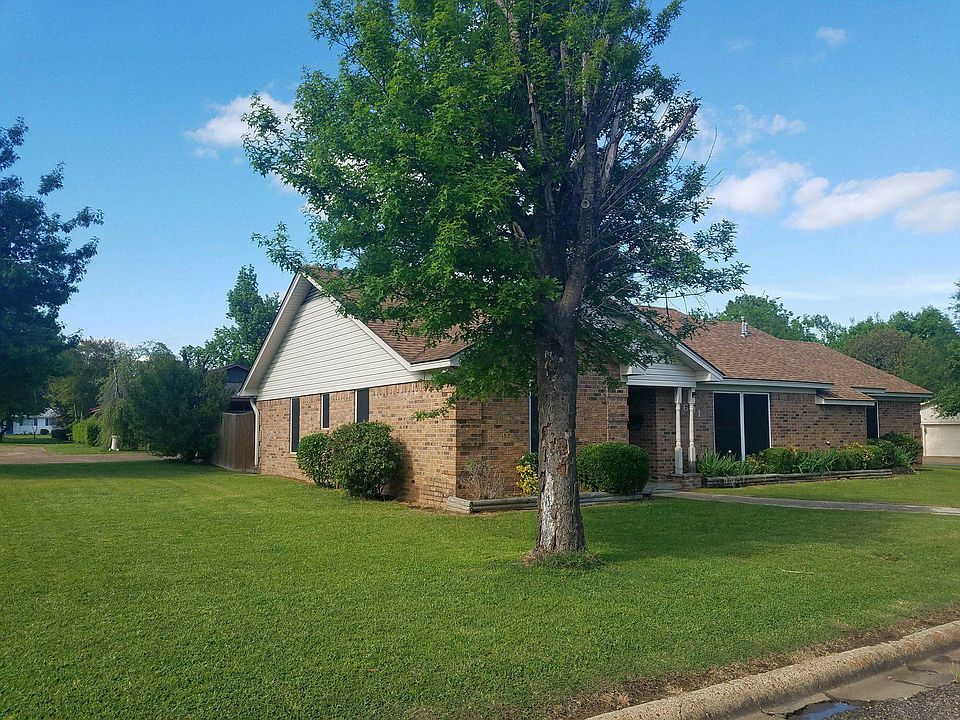 Wonderful corner lot
