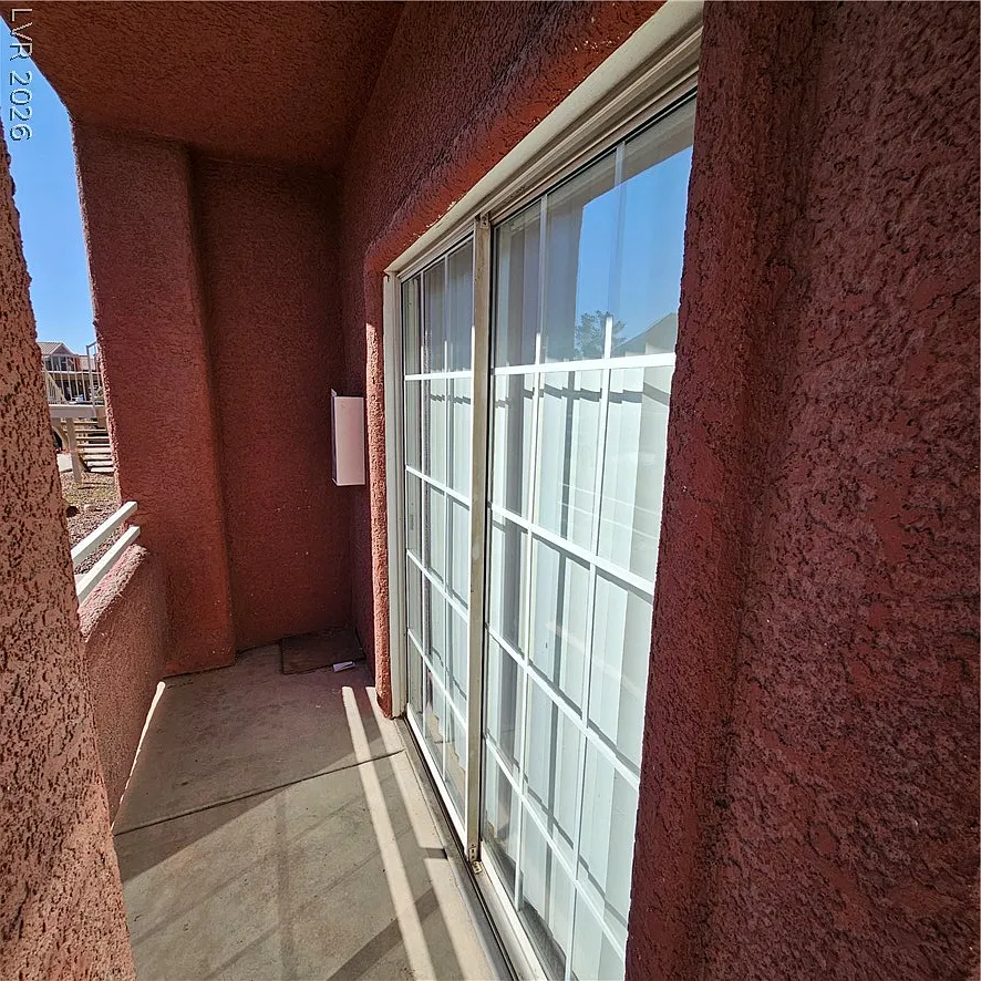 3 bed, 2.0 bath, 1159 sqft, $1,285 — Photo 3