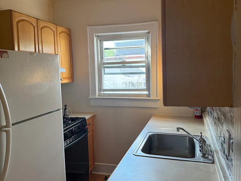 1654 Grand Ave #2 — Photo 3
