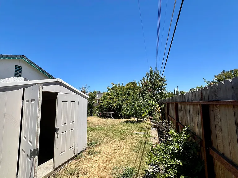 2318 Thompson Way — Photo 24