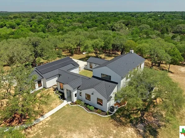 1099 Lovejoy Ln, San Marcos, TX 78666