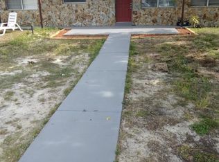 27 W Raymond St, Avon Park, FL 33825