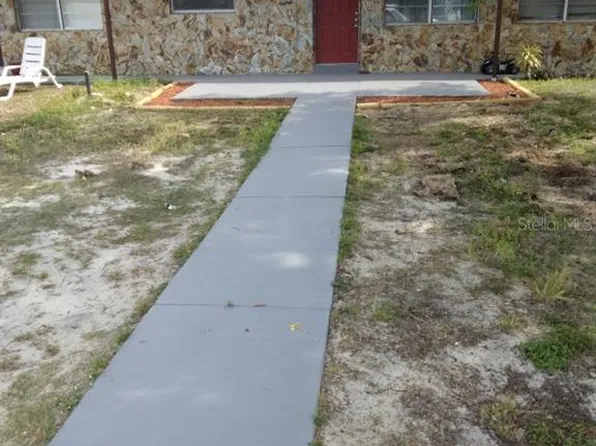 27 W Raymond St, Avon Park, FL 33825