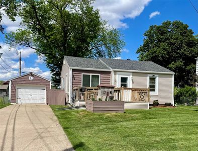 2012 S 3rd Ave E, Newton, IA, 50208