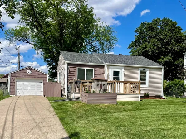 2012 S 3rd Ave E, Newton, IA 50208