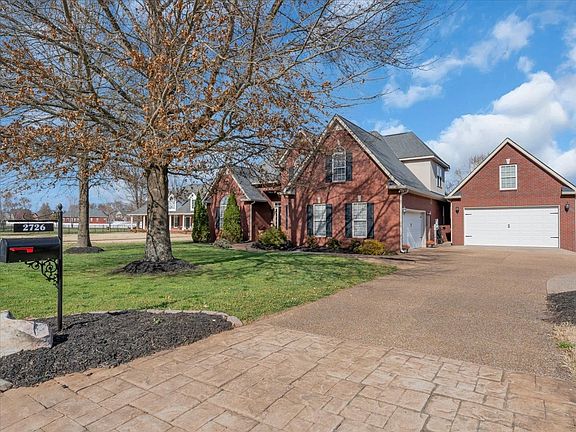 3rd image of 2726 Morton Ln