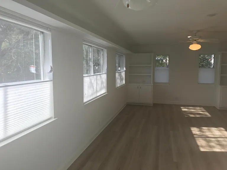 1109 Summit St — Photo 15