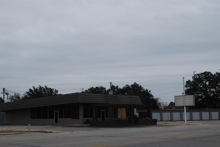 1st image of 1713 Highway 71 S
