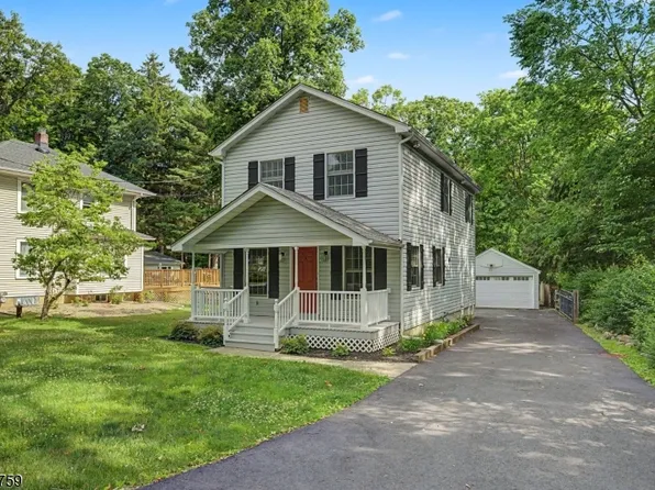 8 Oak Rd, Boonton, NJ 07005