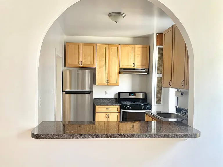853 Riverside Dr #6I — Photo 4