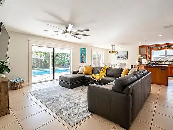 1268 Lake Shore Dr — Photo 11