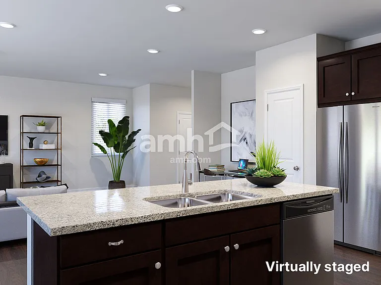 390 Smith Dr — Photo 6
