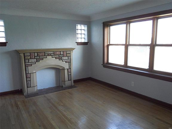 4th image of 8569 Riverview Blvd
