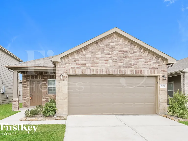 5831 Longhorn Run Ln — Photo 1