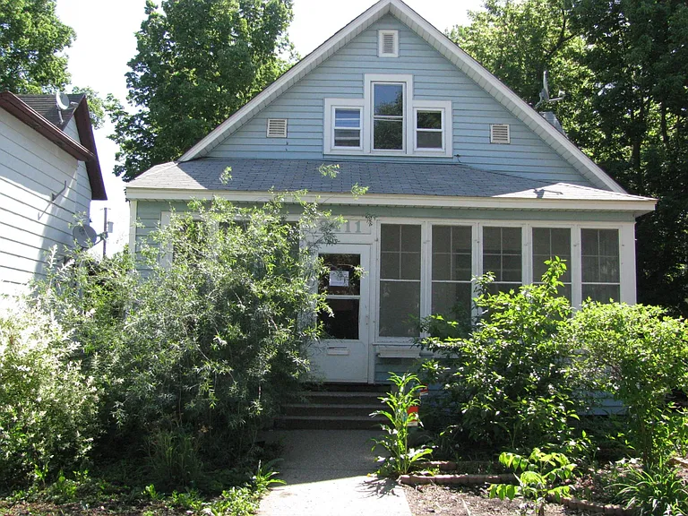2411 Polk St NE #1 — Photo 1