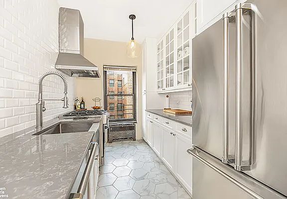 3rd image of 200 Pinehurst Ave APT 4J