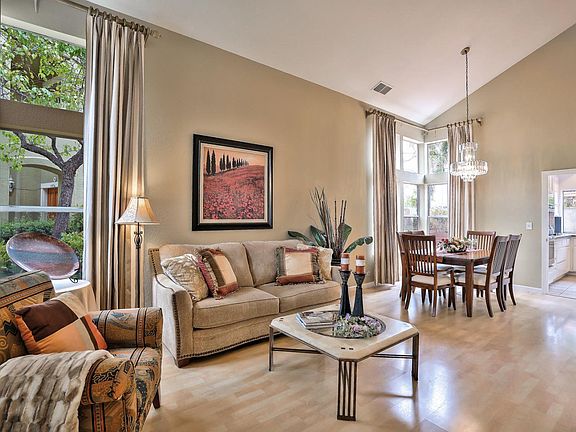 4th image of 2911 Sorrento Way