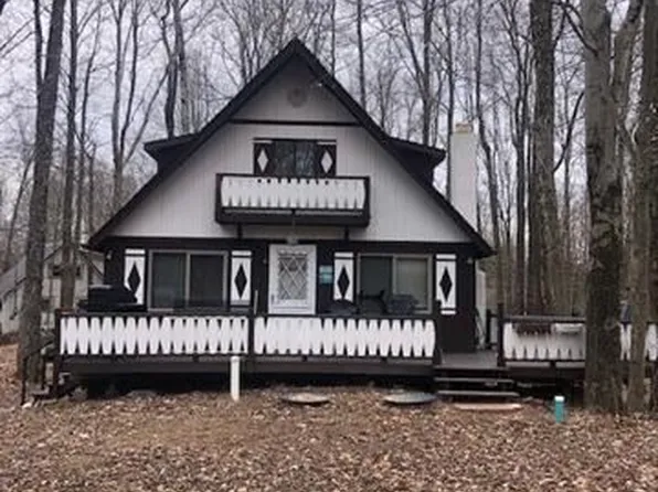 250 Outer Dr, Pocono Lake, PA 18347