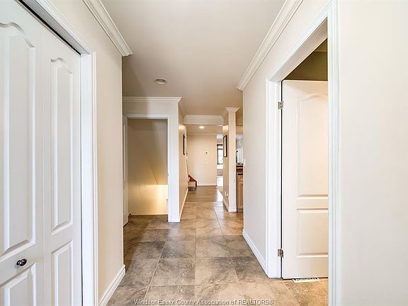5th image of 205 Whisper Creek Cir
