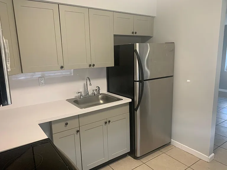 2407 McKinley St #1 — Photo 9