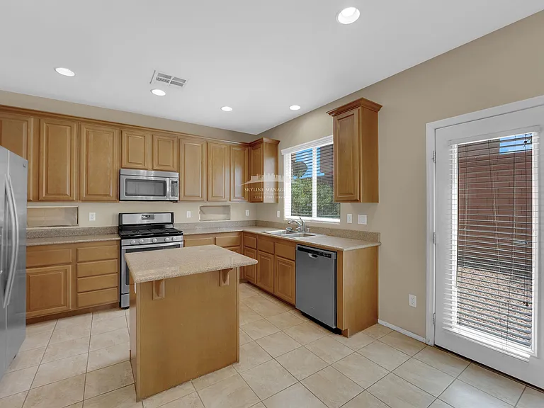680 Forest Peak St — Photo 25