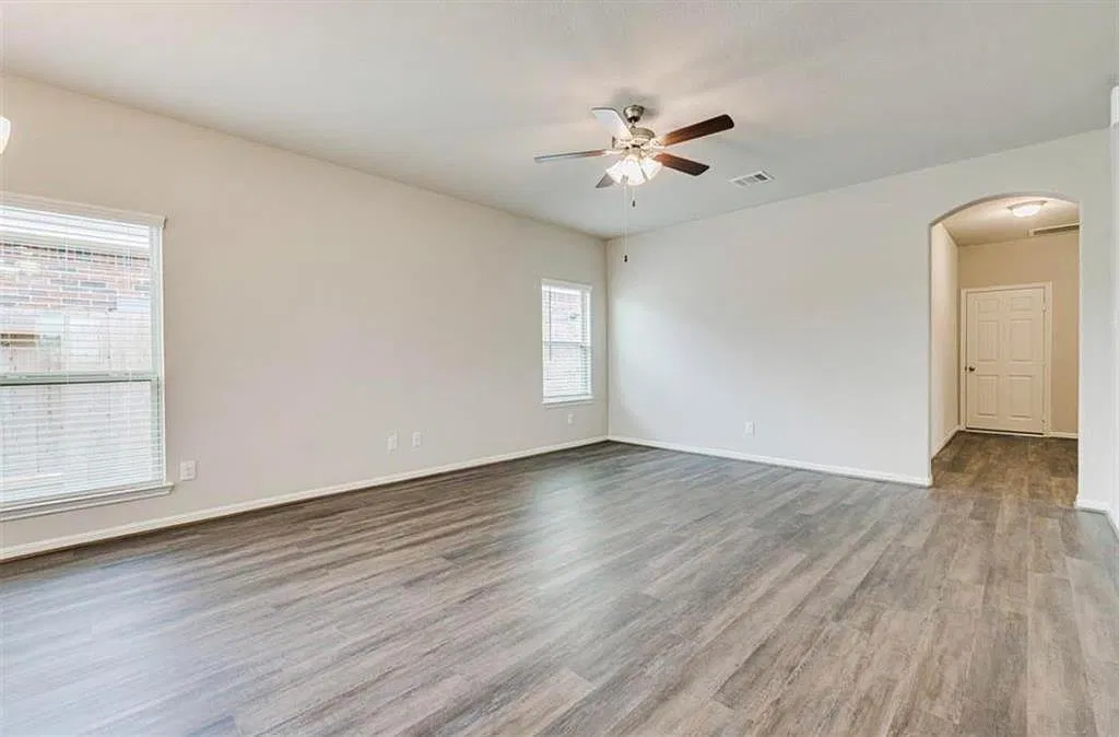 3 bed, 2.0 bath, 1548 sqft, $2,300 — Photo 4