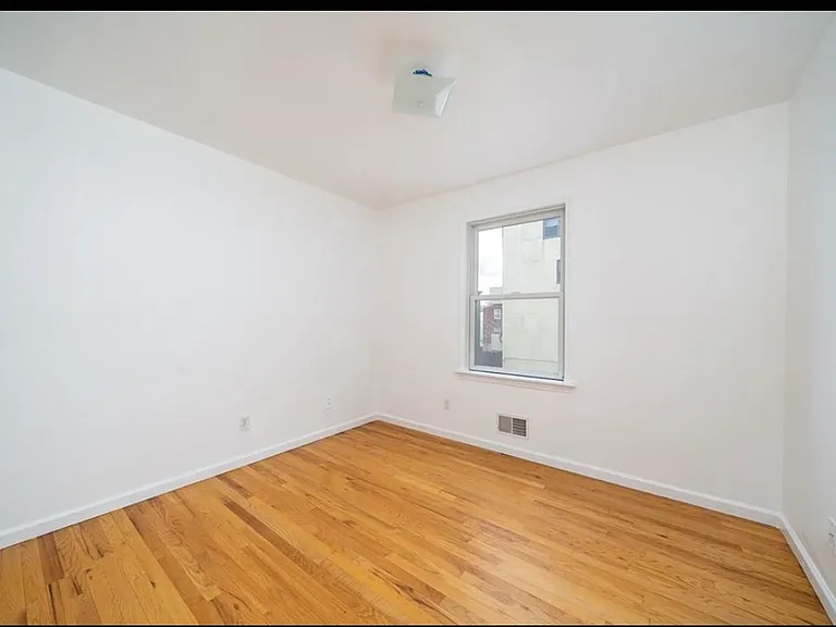 38 W 20th St #2 — Photo 15