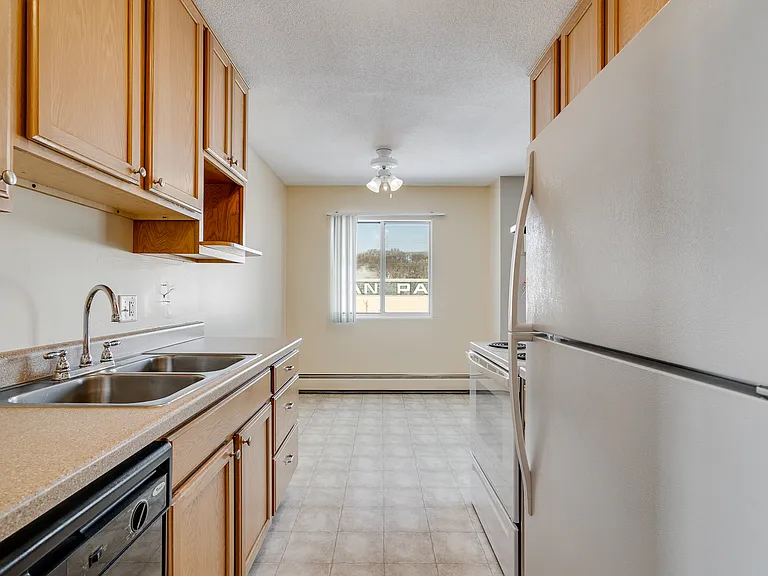 Shepard Terrace — Photo 3
