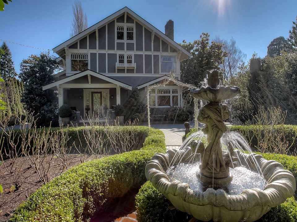 Stunning Waterfront Estate