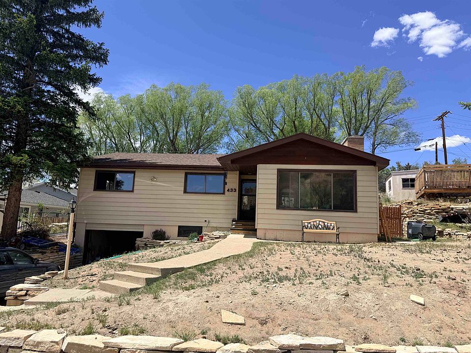 1st image of 433 Hillcrest Way