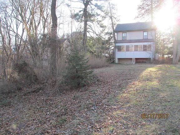 deep lot to rear of house