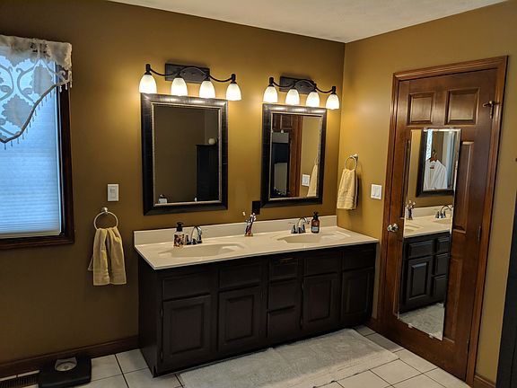 Master vanity
